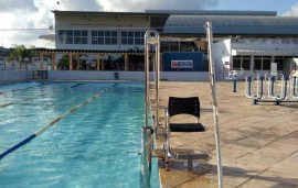 elevador de piscina, elevador para piscina, acessibilidade na piscina